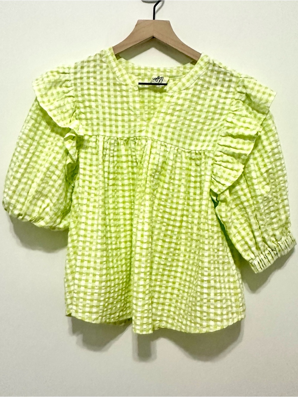 GUC | DRA | Gingham Ruffle Sleeve Top